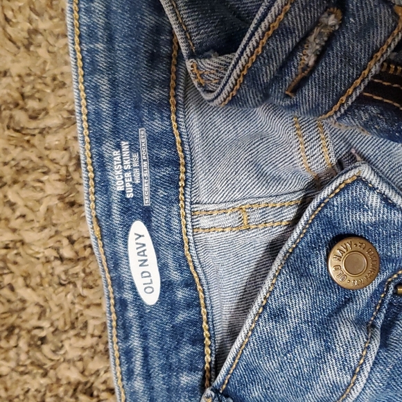 Old Navy Skinny Jeans - Picture 3 of 3